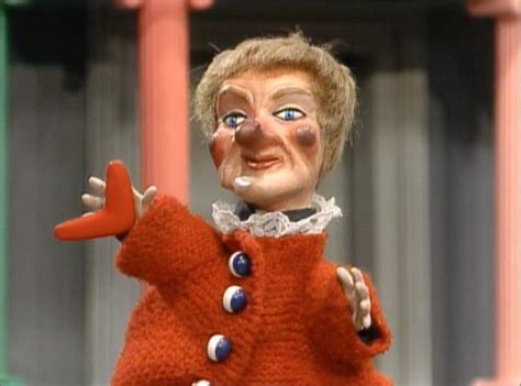 lady elaine fairchilde|mr rogers puppets names.